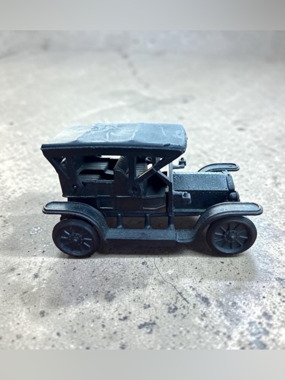 VINTAGE 1917 FORD MODEL T DIE-CAST METAL PENCIL SHARPENER